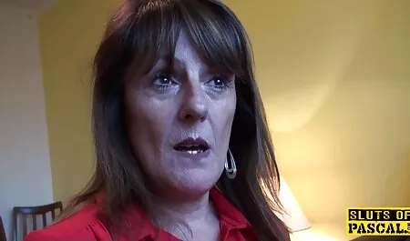 Premiata bionda si masturba video di scopate amatoriali in piedi!