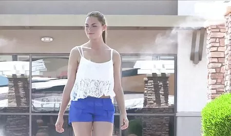 Incredibile Striptease dalla video amatoriali sexsi bionda che termina con uno spettacolo da solista