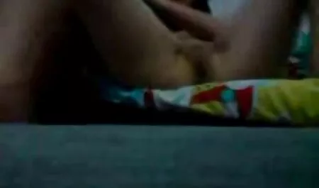 Calda Bionda Sicilia gode di azione xxx amatoriale gratis con giocattolo anale