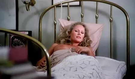 Cornea tranny geme ad alta video porno nuovi amatoriali voce mentre si masturba il suo cazzo