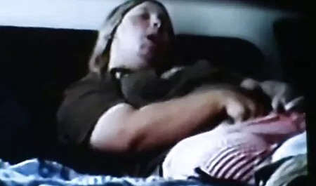 Amatoriale con video hard amatoriali gratuiti i capelli corti gode di cazzo