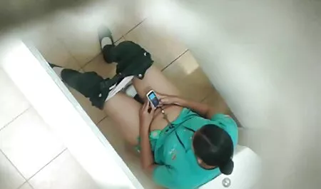 Hottie gode di giocare la porno film amatoriali italiani sua figa stretta in video amatoriale