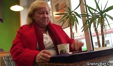 Cavalca il cazzo video troie amatoriali del suo capo sulla sua scrivania