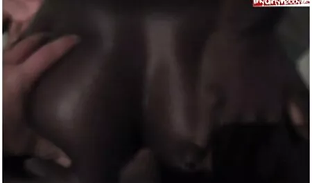 Chloe Parker, sorella video amatoriali ose di Dee.