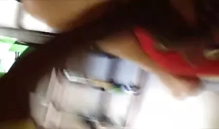 Sexy bruna Betty video porno amatoriali brasiliani si masturba con un giocattolo la sua figa