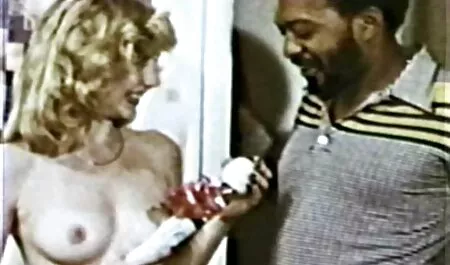 Prime Cups, le sue grandi tette sono video amatoriali donne porche coperte di sperma