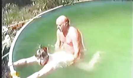 Senza preservativo orgia video porno amatoriali lupo nella vasca da bagno