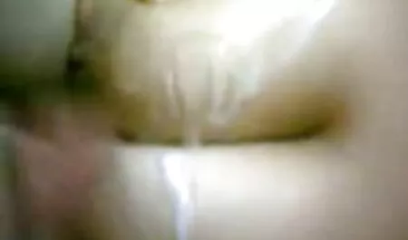Bionda mostra con orgoglio video amatoriali di donne mature il suo culo
