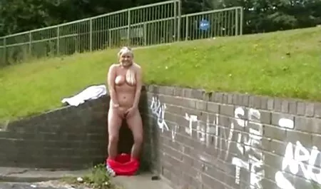 Mi piace sculacciare il mio culo fino a quando lei diventa rossa e ascoltare la film porno gratuiti amatoriali mia figa bagnata