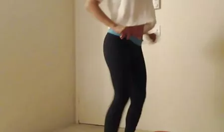 Busty babe si masturba video porni amatoriali italiani la sua figa