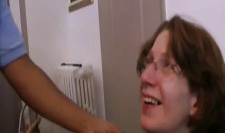 Adorante pompino babe succhia come un professionista in video amatoriali rapporti sessuali video amatoriale